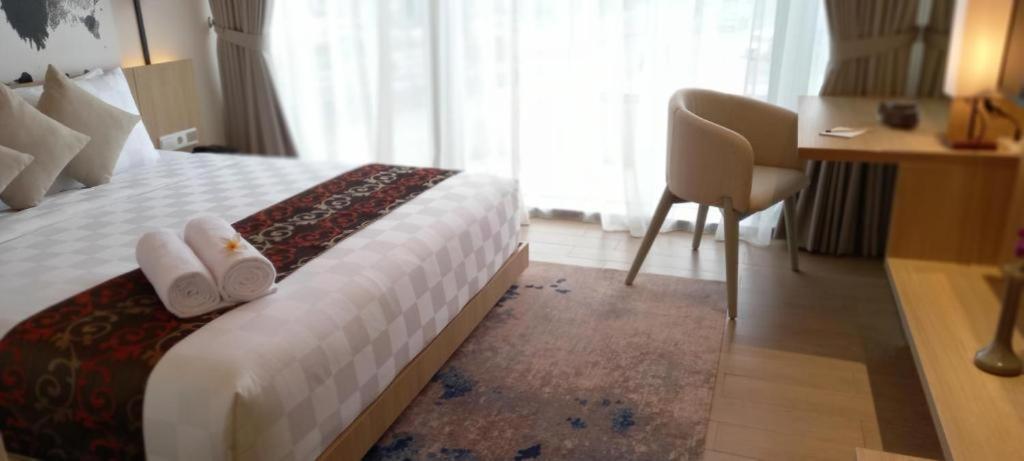 Louis Kienne Cikarang Hotel & Service Apartment ブカシ エクステリア 写真